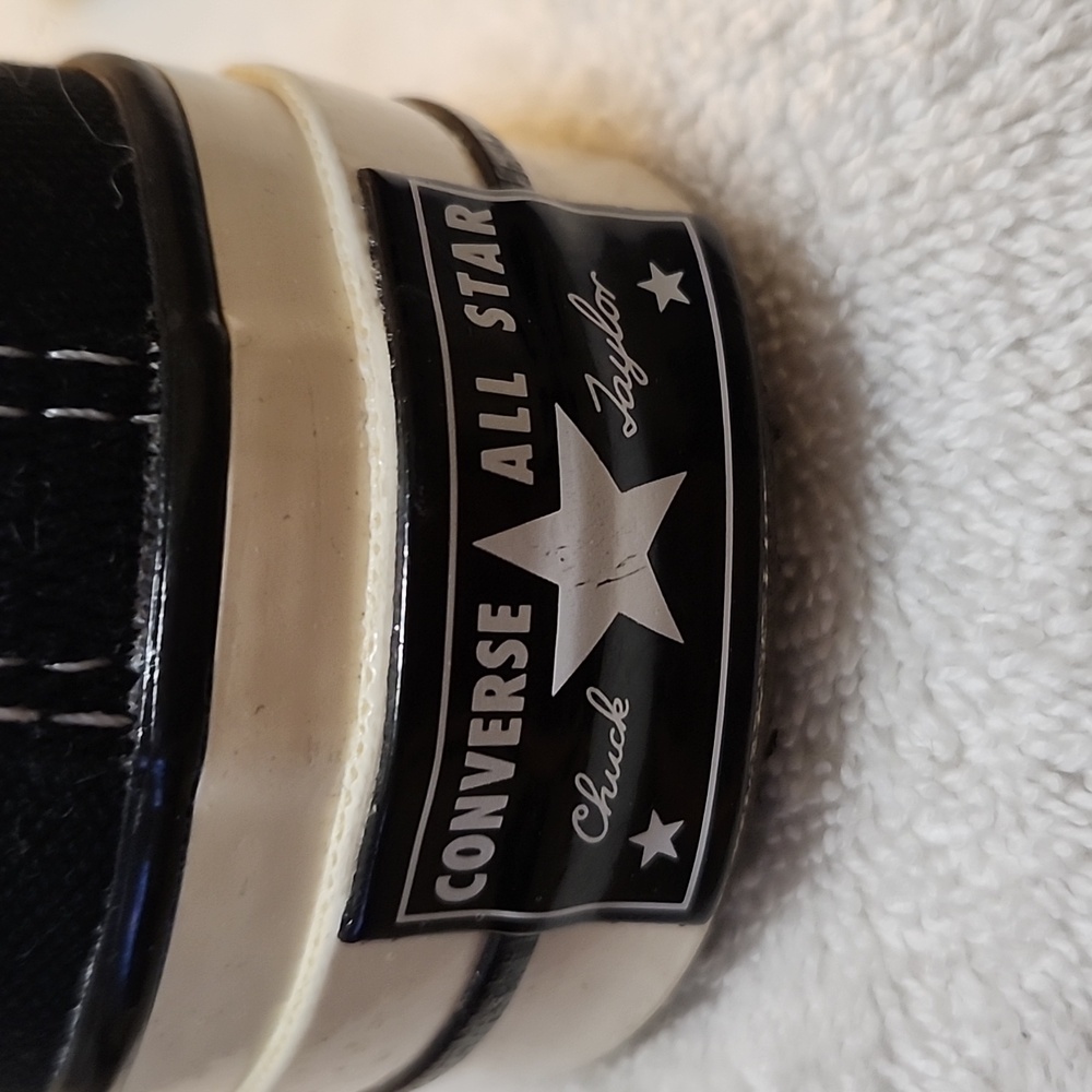 Converse - Picture 3 of 5